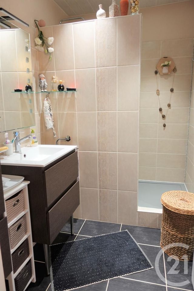 Appartement F3 à vendre - 4 pièces - 78.66 m2 - CHERBOURG EN COTENTIN - 50 - BASSE-NORMANDIE - Century 21 Hervé Regnault Appartement F3 à vendre - 4 pièces - 78.66 m2 - CHERBOURG EN COTENTIN - 50 - BASSE-NORMANDIE - Century 21 Hervé Regnault