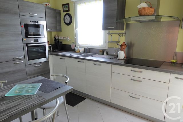 Appartement F3 à vendre - 4 pièces - 78.66 m2 - CHERBOURG EN COTENTIN - 50 - BASSE-NORMANDIE - Century 21 Hervé Regnault Appartement F3 à vendre - 4 pièces - 78.66 m2 - CHERBOURG EN COTENTIN - 50 - BASSE-NORMANDIE - Century 21 Hervé Regnault