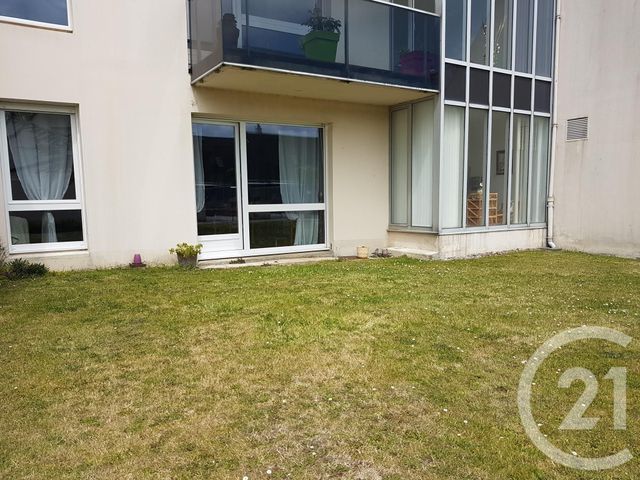 Appartement F3 à vendre - 4 pièces - 78.66 m2 - CHERBOURG EN COTENTIN - 50 - BASSE-NORMANDIE - Century 21 Hervé Regnault Appartement F3 à vendre - 4 pièces - 78.66 m2 - CHERBOURG EN COTENTIN - 50 - BASSE-NORMANDIE - Century 21 Hervé Regnault