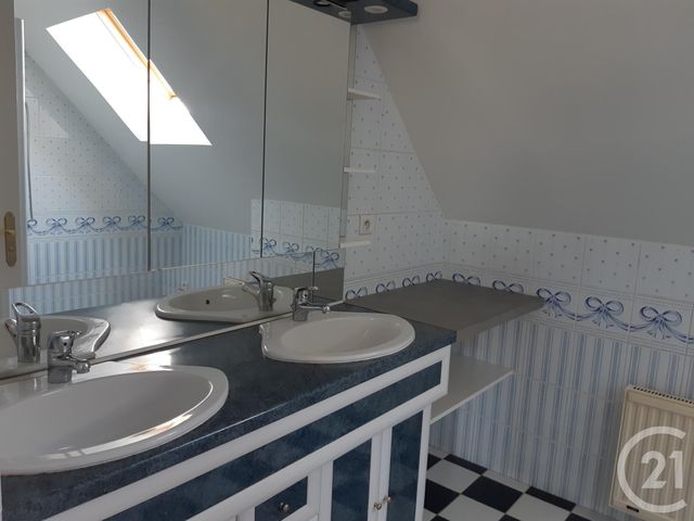 Appartement F4 à louer - 4 pièces - 140.0 m2 - CHERBOURG EN COTENTIN - 50 - BASSE-NORMANDIE - Century 21 Hervé Regnault Appartement F4 à louer - 4 pièces - 140.0 m2 - CHERBOURG EN COTENTIN - 50 - BASSE-NORMANDIE - Century 21 Hervé Regnault