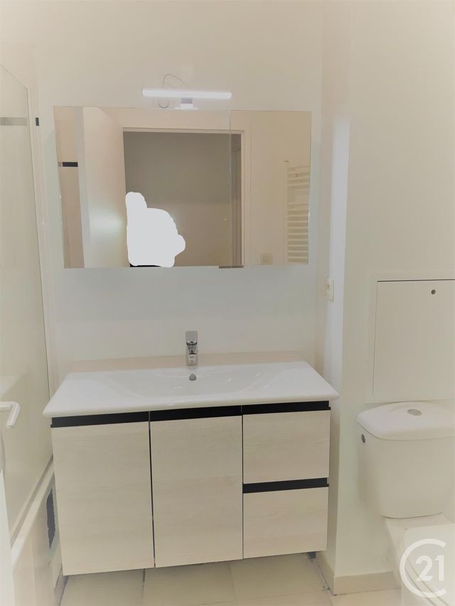 Appartement F3 à louer - 3 pièces - 78.22 m2 - CHERBOURG EN COTENTIN - 50 - BASSE-NORMANDIE - Century 21 Hervé Regnault Appartement F3 à louer - 3 pièces - 78.22 m2 - CHERBOURG EN COTENTIN - 50 - BASSE-NORMANDIE - Century 21 Hervé Regnault