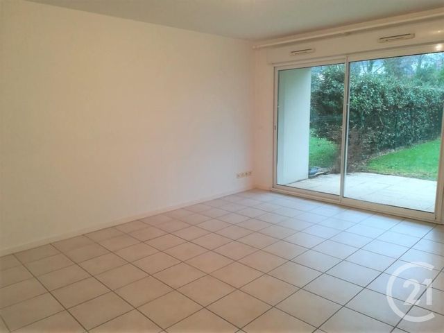 Appartement F3 à louer - 3 pièces - 78.0 m2 - CHERBOURG EN COTENTIN - 50 - BASSE-NORMANDIE - Century 21 Hervé Regnault Appartement F3 à louer - 3 pièces - 78.0 m2 - CHERBOURG EN COTENTIN - 50 - BASSE-NORMANDIE - Century 21 Hervé Regnault