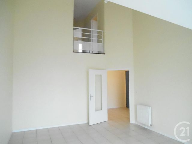 Appartement F4 à louer - 4 pièces - 87.0 m2 - CHERBOURG EN COTENTIN - 50 - BASSE-NORMANDIE - Century 21 Hervé Regnault Appartement F4 à louer - 4 pièces - 87.0 m2 - CHERBOURG EN COTENTIN - 50 - BASSE-NORMANDIE - Century 21 Hervé Regnault
