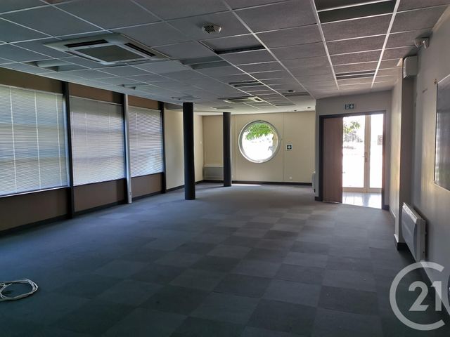 Afficher la photo en grand commerce à vendre - 829.0 m2 - CHERBOURG EN COTENTIN - 50 - BASSE-NORMANDIE - Century 21 Hervé Regnault