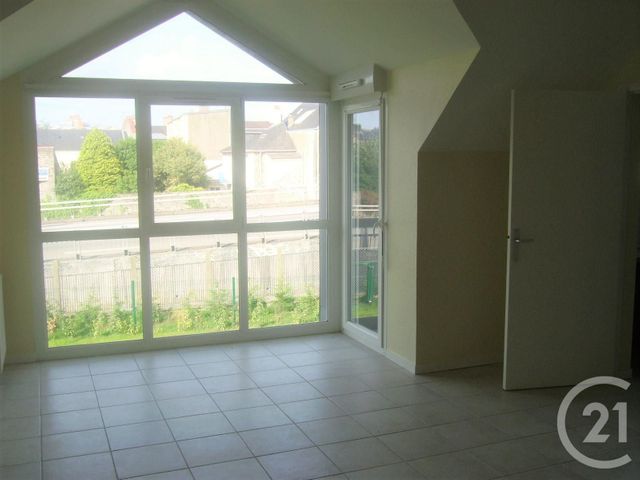Afficher la photo en grand Appartement F4 à louer - 4 pièces - 90.59 m2 - CHERBOURG EN COTENTIN - 50 - BASSE-NORMANDIE - Century 21 Hervé Regnault