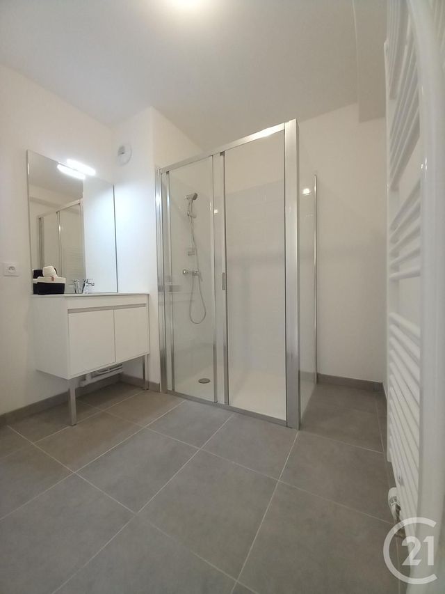 Afficher la photo en grand Appartement F4 à vendre - 4 pièces - 79.02 m2 - CHERBOURG EN COTENTIN - 50 - BASSE-NORMANDIE - Century 21 Hervé Regnault