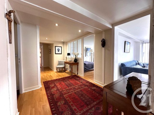 Afficher la photo en grand Appartement Autre à vendre - 8 pièces - 175.1 m2 - CHERBOURG EN COTENTIN - 50 - BASSE-NORMANDIE - Century 21 Hervé Regnault