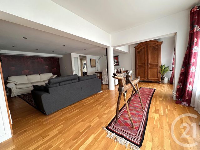 Afficher la photo en grand Appartement Autre à vendre - 8 pièces - 175.1 m2 - CHERBOURG EN COTENTIN - 50 - BASSE-NORMANDIE - Century 21 Hervé Regnault