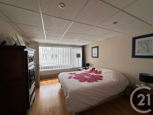 Afficher la photo en grand Appartement Autre à vendre - 8 pièces - 175.1 m2 - CHERBOURG EN COTENTIN - 50 - BASSE-NORMANDIE - Century 21 Hervé Regnault