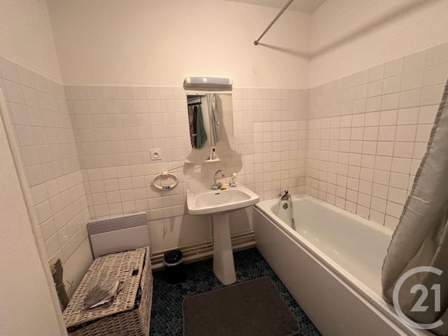 Appartement F3 à vendre - 3 pièces - 65.86 m2 - CHERBOURG EN COTENTIN - 50 - BASSE-NORMANDIE - Century 21 Hervé Regnault