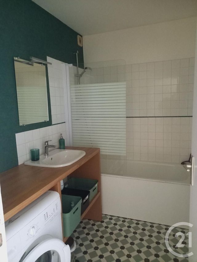 Appartement F3 à louer - 3 pièces - 65.06 m2 - CHERBOURG EN COTENTIN - 50 - BASSE-NORMANDIE - Century 21 Hervé Regnault