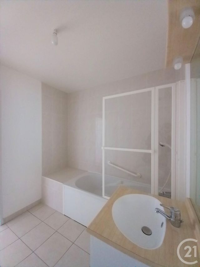 Appartement F2 à louer - 2 pièces - 58.0 m2 - CHERBOURG EN COTENTIN - 50 - BASSE-NORMANDIE - Century 21 Hervé Regnault