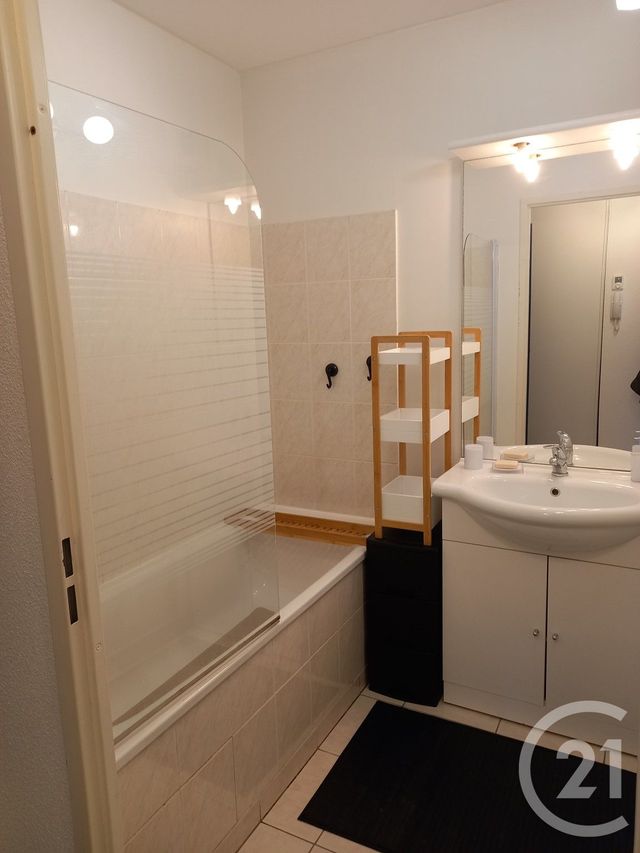 Appartement F2 à louer - 2 pièces - 47.47 m2 - CHERBOURG EN COTENTIN - 50 - BASSE-NORMANDIE - Century 21 Hervé Regnault