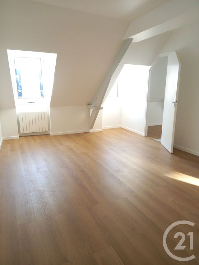 maison à louer - 3 pièces - 75.0 m2 - CHERBOURG EN COTENTIN - 50 - BASSE-NORMANDIE - Century 21 Hervé Regnault