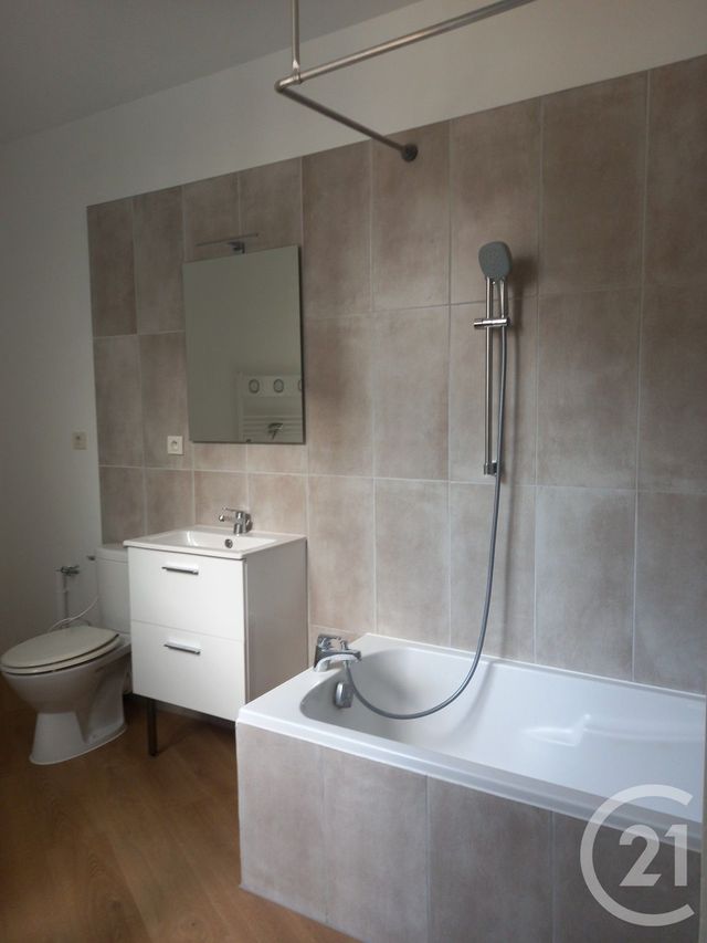 maison à louer - 3 pièces - 75.0 m2 - CHERBOURG EN COTENTIN - 50 - BASSE-NORMANDIE - Century 21 Hervé Regnault