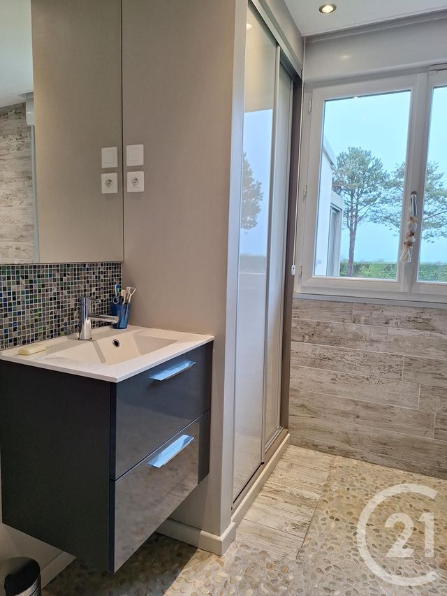 maison à vendre - 6 pièces - 164.0 m2 - FERMANVILLE - 50 - BASSE-NORMANDIE - Century 21 Hervé Regnault