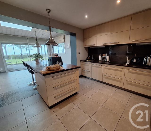 maison à vendre - 6 pièces - 164.0 m2 - FERMANVILLE - 50 - BASSE-NORMANDIE - Century 21 Hervé Regnault