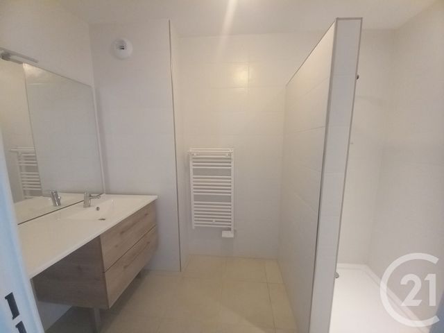 Appartement F3 à louer - 3 pièces - 63.4 m2 - BARNEVILLE CARTERET - 50 - BASSE-NORMANDIE - Century 21 Hervé Regnault