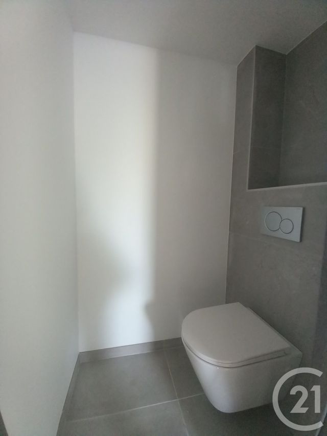 Appartement F3 à louer - 3 pièces - 72.0 m2 - CHERBOURG EN COTENTIN - 50 - BASSE-NORMANDIE - Century 21 Hervé Regnault