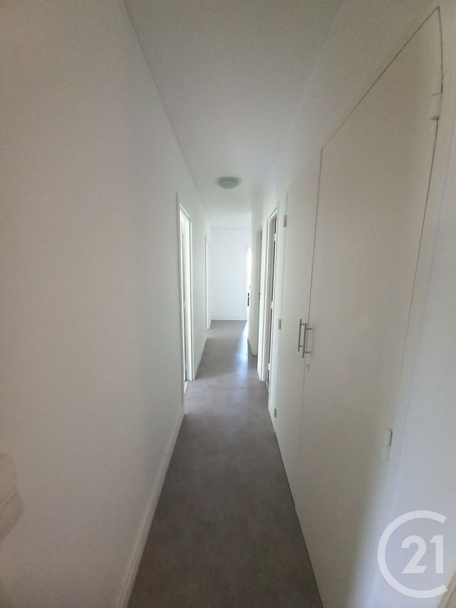 Appartement à louer - 5 pièces - 103.0 m2 - CHERBOURG EN COTENTIN - 50 - BASSE-NORMANDIE - Century 21 Hervé Regnault