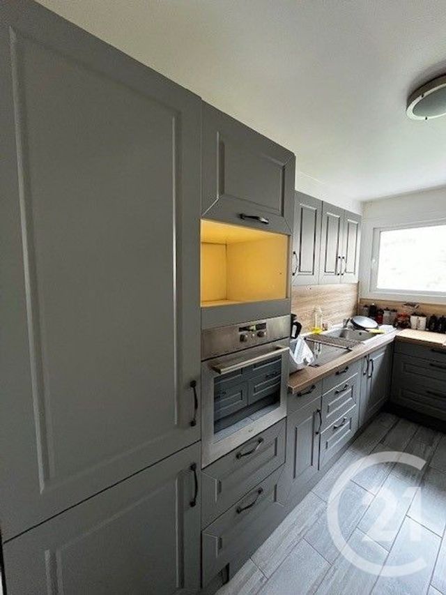 Appartement à louer - 5 pièces - 103.0 m2 - CHERBOURG EN COTENTIN - 50 - BASSE-NORMANDIE - Century 21 Hervé Regnault