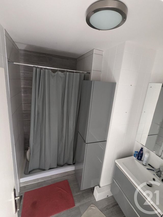 Appartement à louer - 5 pièces - 103.0 m2 - CHERBOURG EN COTENTIN - 50 - BASSE-NORMANDIE - Century 21 Hervé Regnault