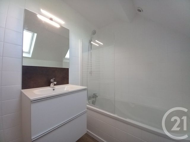 maison à louer - 5 pièces - 102.34 m2 - ST GERMAIN DE TOURNEBUT - 50 - BASSE-NORMANDIE - Century 21 Hervé Regnault