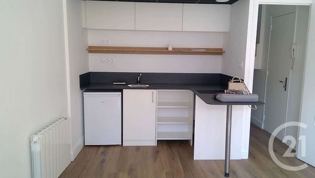 Appartement Studio à louer - 1 pièce - 27.12 m2 - CHERBOURG EN COTENTIN - 50 - BASSE-NORMANDIE - Century 21 Hervé Regnault