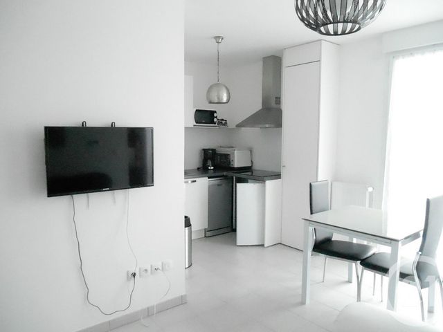 Appartement à louer - 2 pièces - 32.0 m2 - CHERBOURG EN COTENTIN - 50 - BASSE-NORMANDIE - Century 21 Hervé Regnault