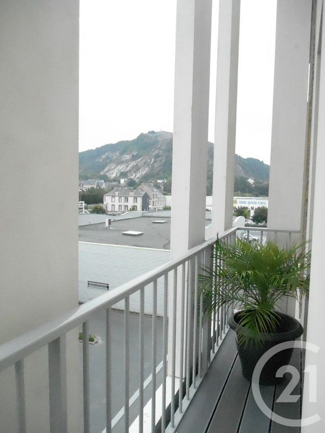Appartement à louer - 2 pièces - 32.0 m2 - CHERBOURG EN COTENTIN - 50 - BASSE-NORMANDIE - Century 21 Hervé Regnault