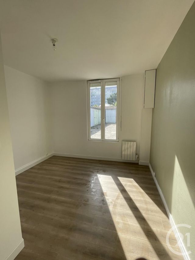 Appartement F3 à louer - 3 pièces - 67.34 m2 - CHERBOURG EN COTENTIN - 50 - BASSE-NORMANDIE - Century 21 Hervé Regnault