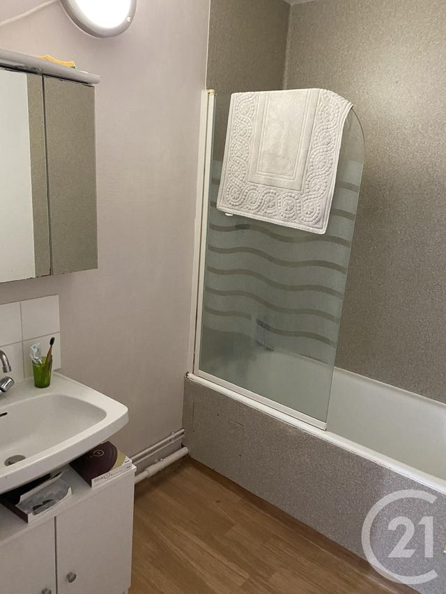 Appartement F2 à louer - 2 pièces - 46.0 m2 - CHERBOURG EN COTENTIN - 50 - BASSE-NORMANDIE - Century 21 Hervé Regnault