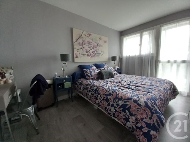 Appartement F4 à louer - 4 pièces - 77.3 m2 - 50 - BASSE-NORMANDIE - Century 21 Hervé Regnault