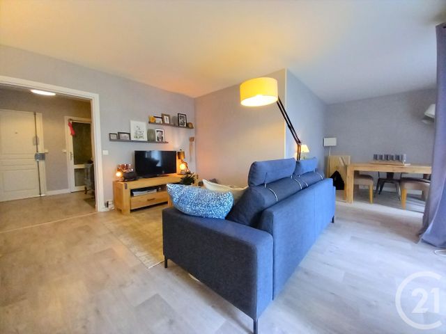 Appartement F4 à louer - 4 pièces - 77.3 m2 - 50 - BASSE-NORMANDIE - Century 21 Hervé Regnault
