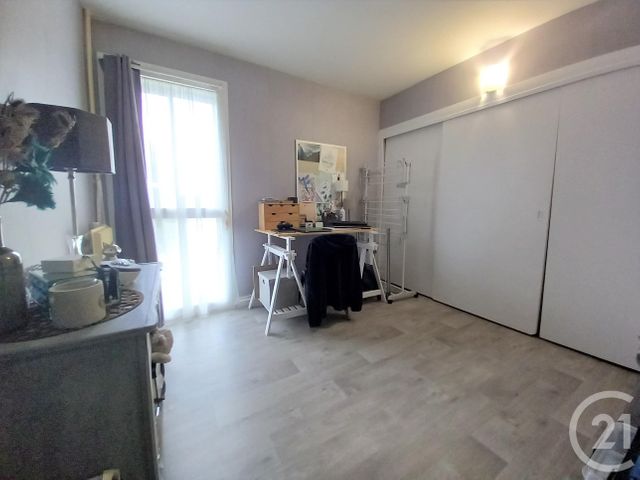 Appartement F4 à louer - 4 pièces - 77.3 m2 - 50 - BASSE-NORMANDIE - Century 21 Hervé Regnault