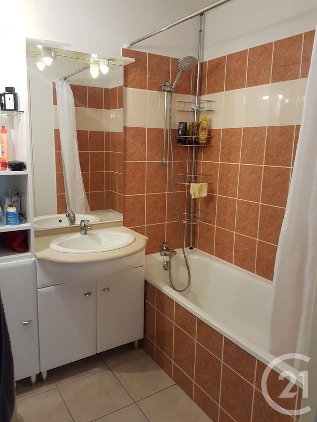 Appartement F3 à louer - 3 pièces - 60.11 m2 - CHERBOURG EN COTENTIN - 50 - BASSE-NORMANDIE - Century 21 Hervé Regnault