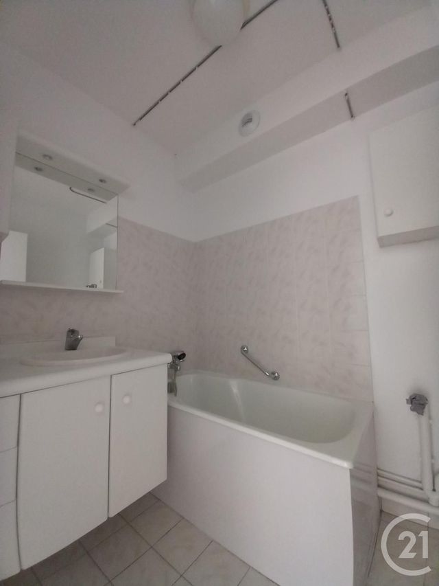 Appartement F2 à louer - 2 pièces - 51.47 m2 - CHERBOURG EN COTENTIN - 50 - BASSE-NORMANDIE - Century 21 Hervé Regnault