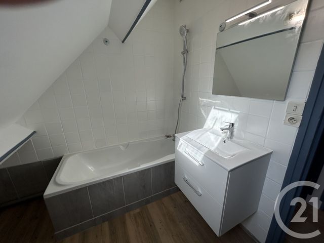 maison à louer - 3 pièces - 83.0 m2 - ST GERMAIN DE TOURNEBUT - 50 - BASSE-NORMANDIE - Century 21 Hervé Regnault